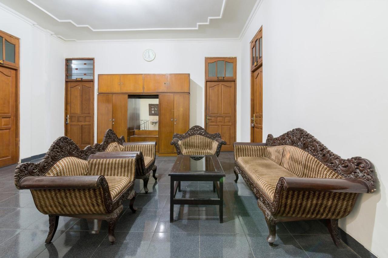 Reddoorz Near Tugu Yogyakarta Ξενοδοχείο Εξωτερικό φωτογραφία